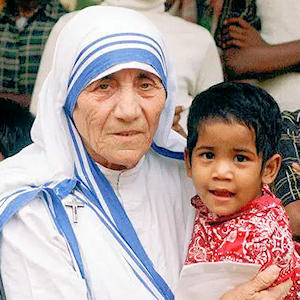 Szent Teréz anya és egy gyermek